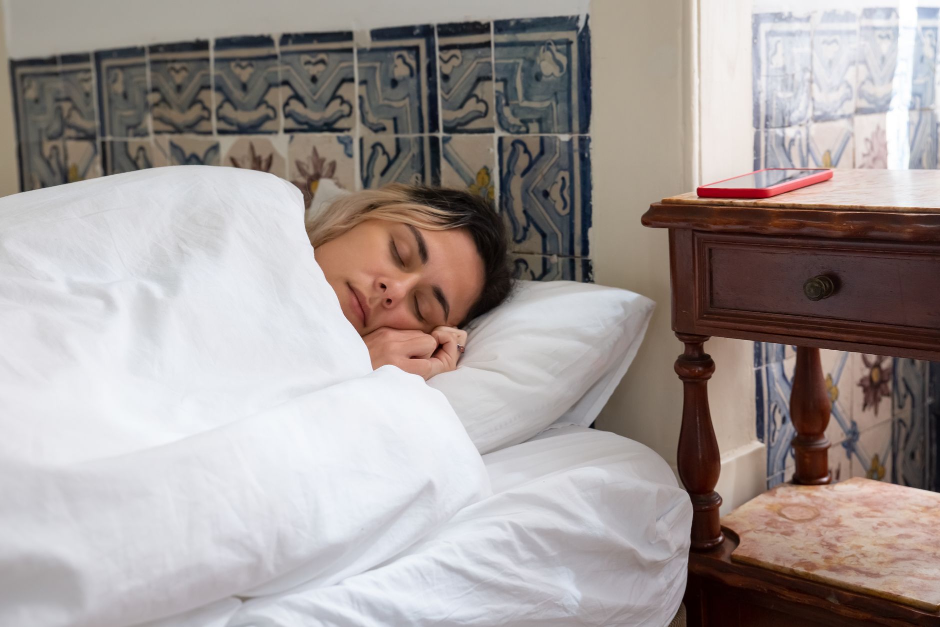What Happens to Your Skin While You Sleep - skin & sleep