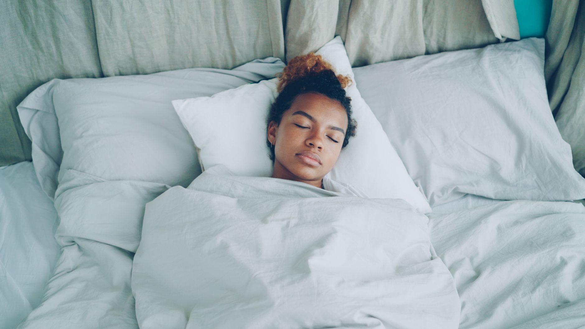 Why Your Face Looks Puffy in the Morning - skin & sleep